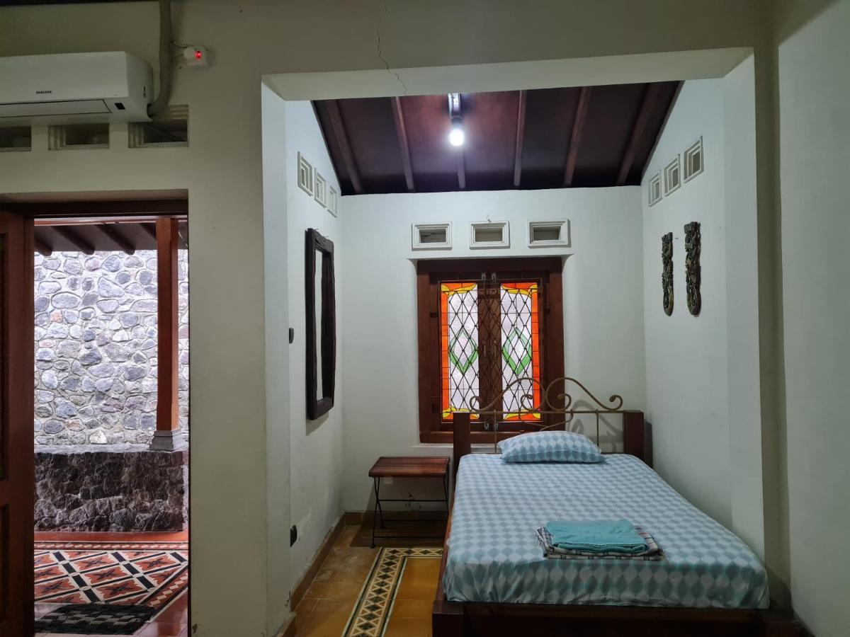 Omah Pitoe Yogya Homestay Yogyakarta Bagian luar foto