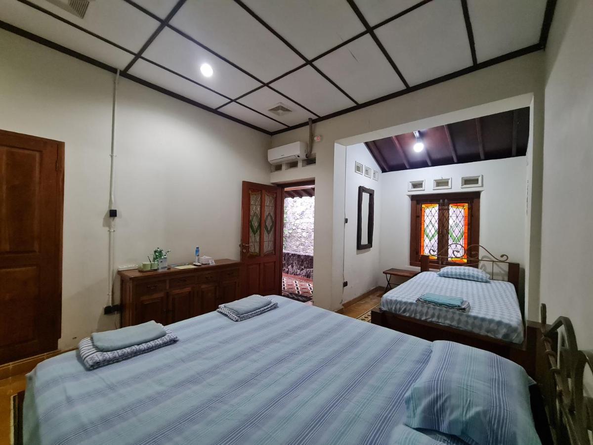 Omah Pitoe Yogya Homestay Yogyakarta Bagian luar foto