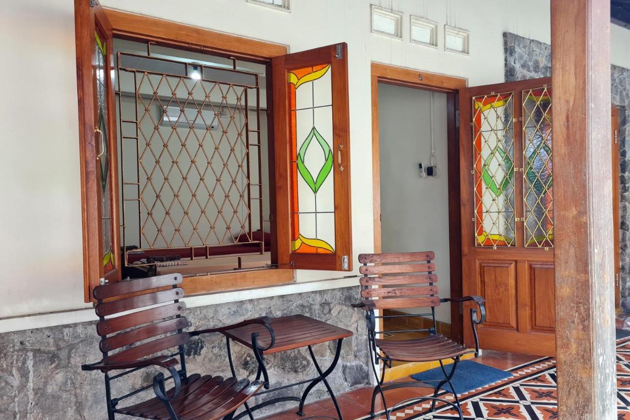 Omah Pitoe Yogya Homestay Yogyakarta Bagian luar foto