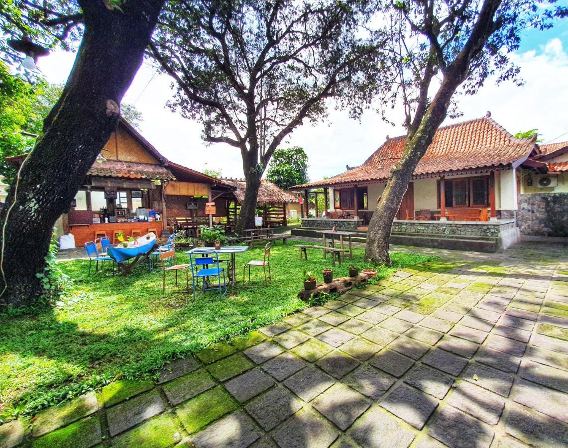 Omah Pitoe Yogya Homestay Yogyakarta Bagian luar foto