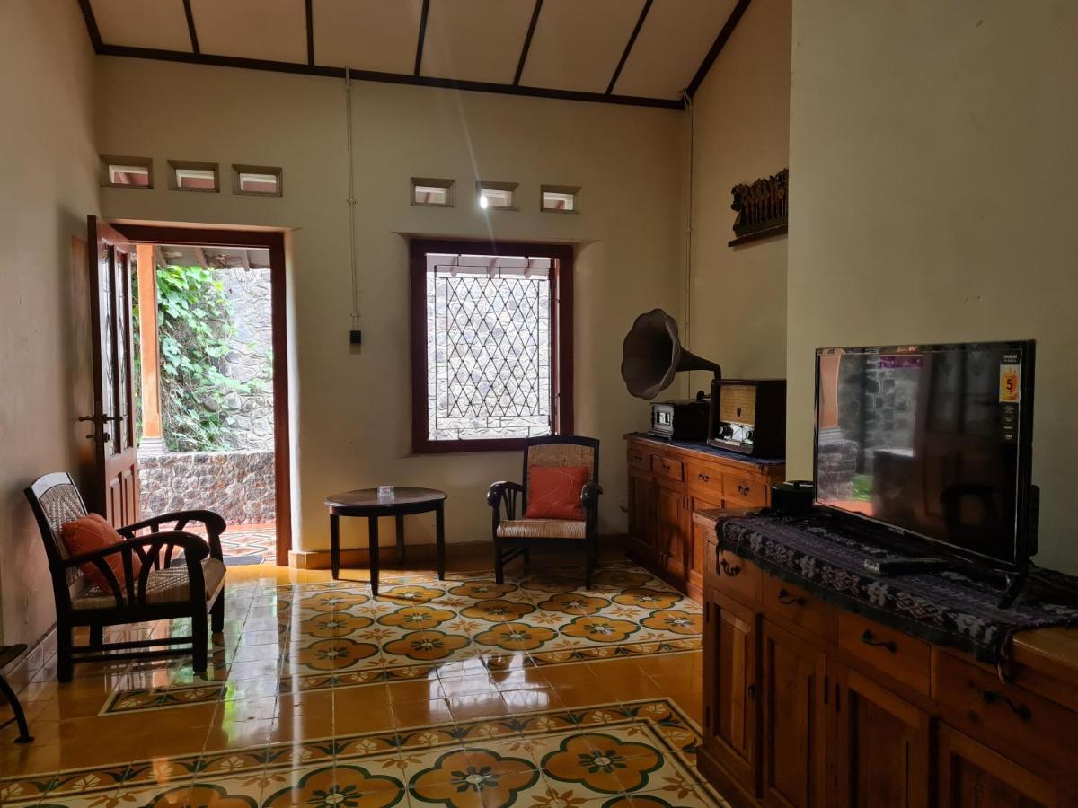 Omah Pitoe Yogya Homestay Yogyakarta Bagian luar foto