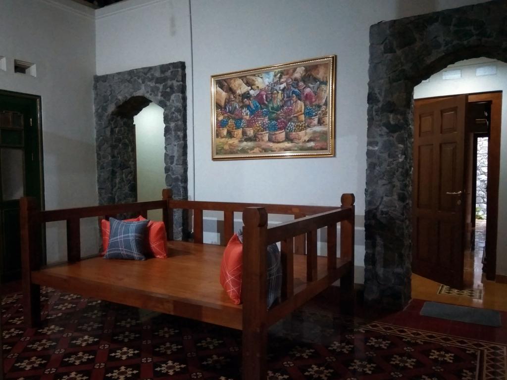 Omah Pitoe Yogya Homestay Yogyakarta Bagian luar foto