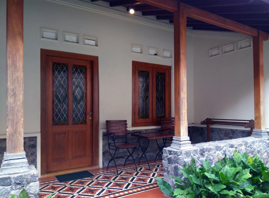 Omah Pitoe Yogya Homestay Yogyakarta Bagian luar foto